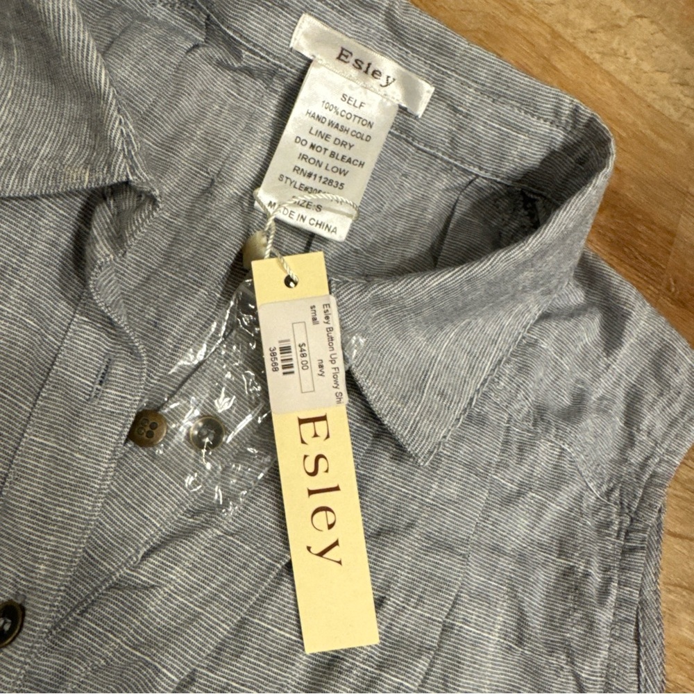 Esley Navy Sleeveless Women's Top Button Up Size Small NWT